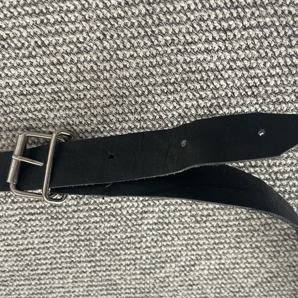 Structured Blue Leather Shoulder Bag with Floral Hand Painted Details Gold Hinge - Picture 4 of 16